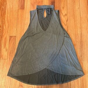 Design Lab Women’s Green High Neck Shirt Size Small